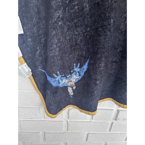 Batman Cape Blanket Doubles As A Cape Super Blanky One Small Hole As Pictured - Picture 11 of 13
